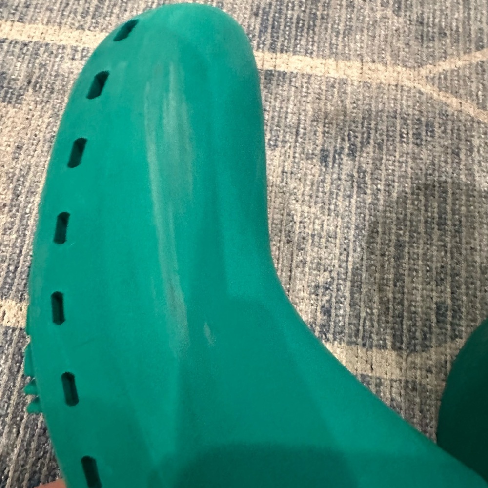 Vibrant Green Minimalist Clogs - Picture 10 of 14
